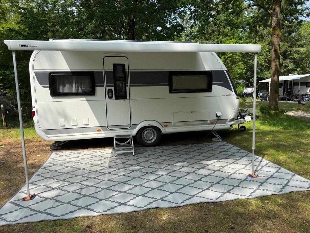Caravan  Hobby De Luxe 460 UFe (2022), Caravans en Kamperen, Rondzit, Hobby, Frans bed, Particulier