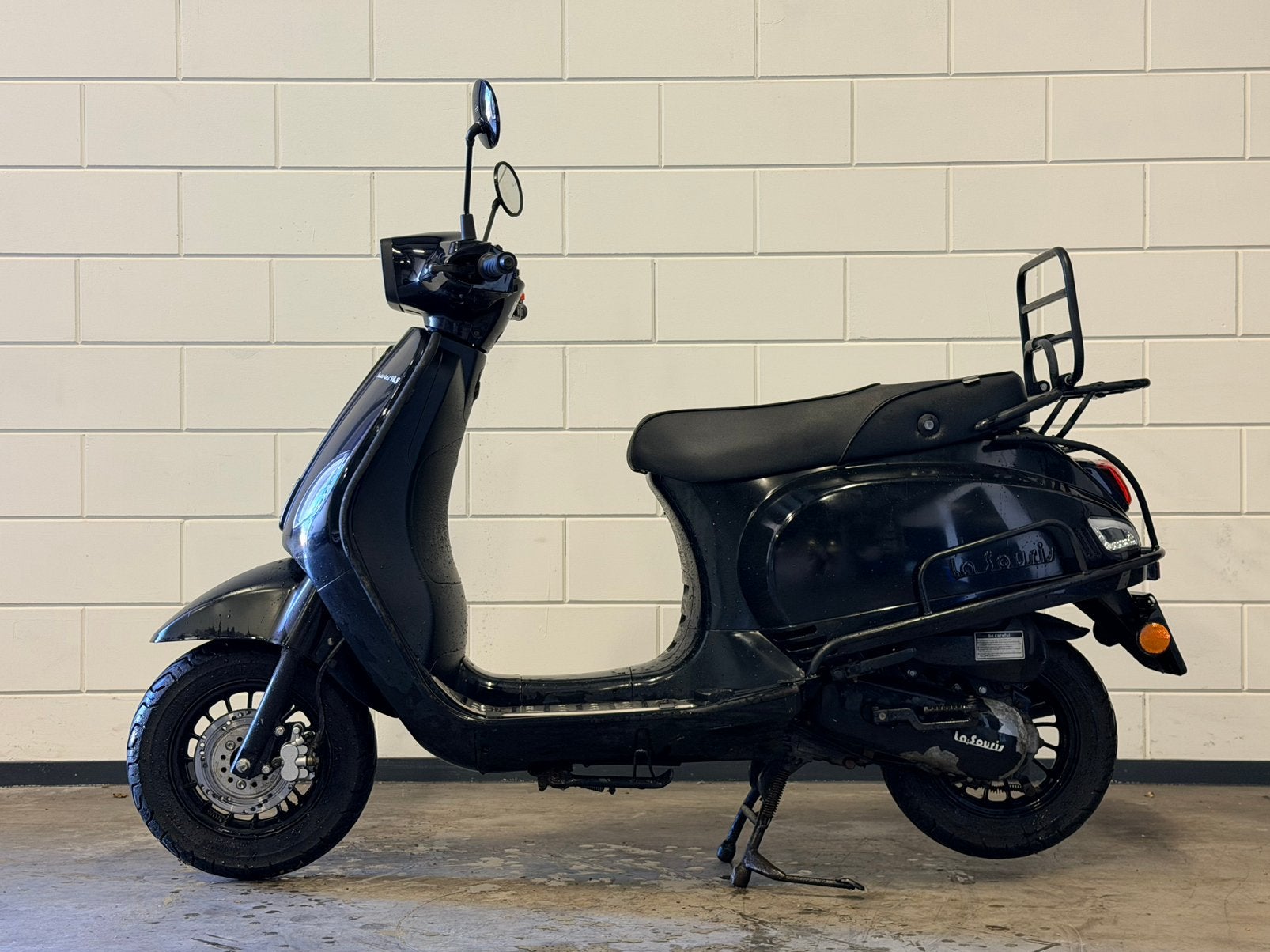 La Souris Vespa look 4T 2022 13.000km zwart snorscooter snor, Ophalen, Zo goed als nieuw, Benzine, Maximaal 25 km/u