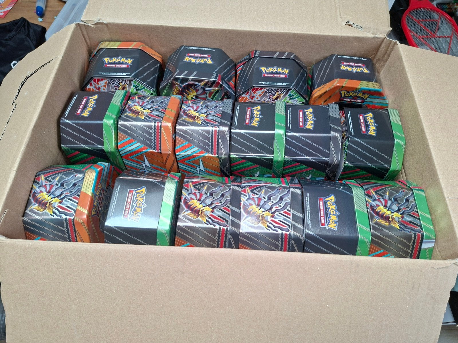 lege pokemon blikken, Ophalen of Verzenden, Zo goed als nieuw, Boosterbox