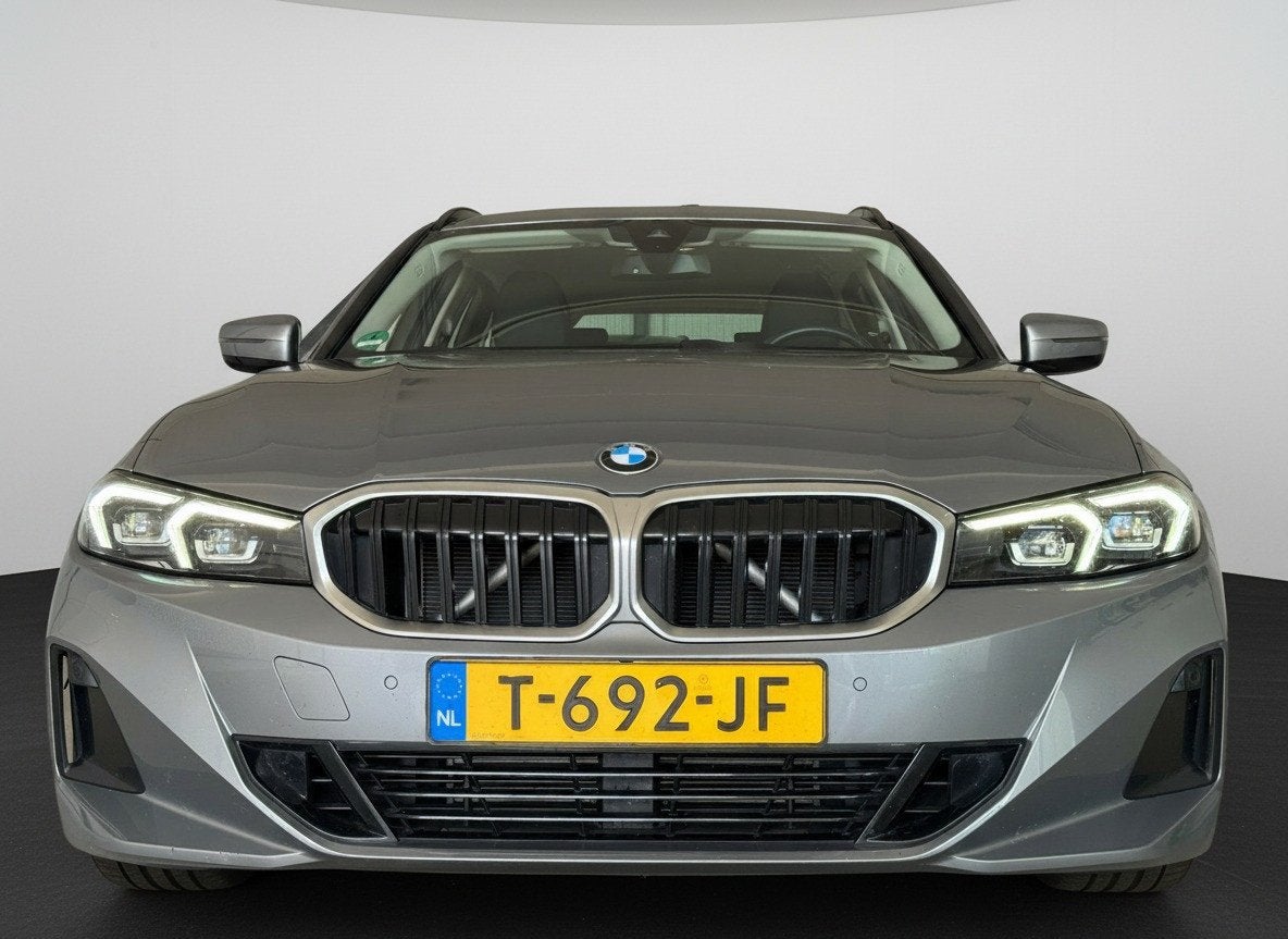 BMW 3 Serie Touring NEW 318IA 2.0 156PK AUT. NAVI/LED/PDC/CA, Auto's, Gebruikt, Origineel Nederlands, 3-Serie, Zilver of Grijs