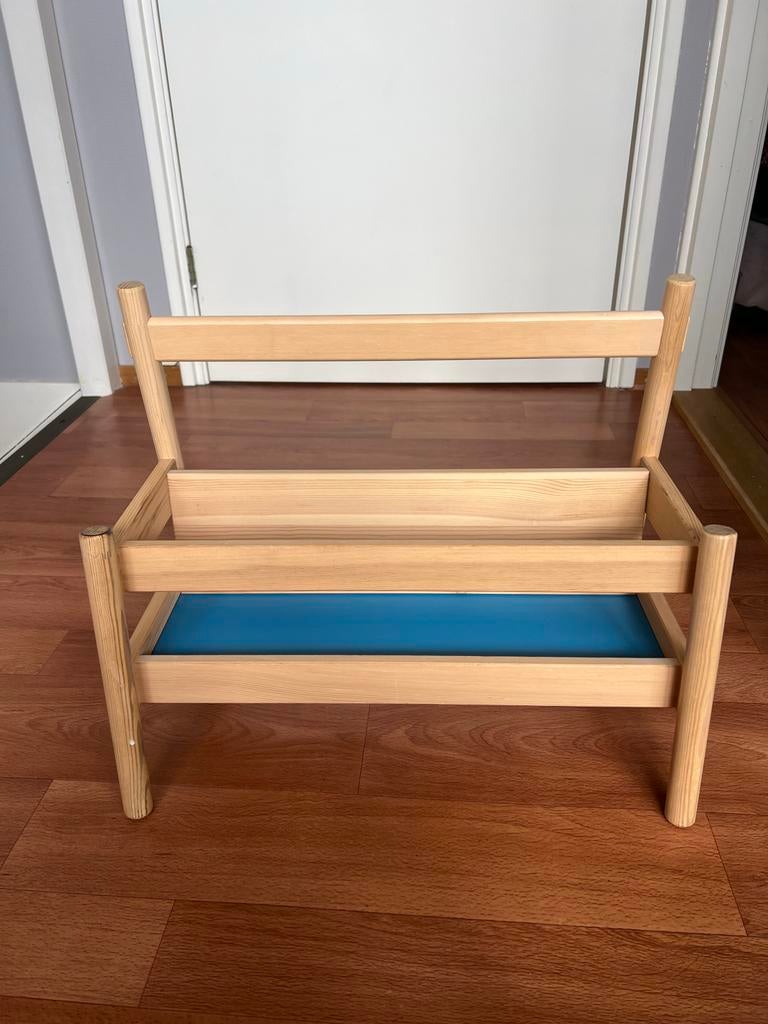 IKEA FLISAT book display / Houten boekenrekje voor kinderen, Huis en Inrichting, Kasten | Boekenkasten, Ophalen, Met plank(en)