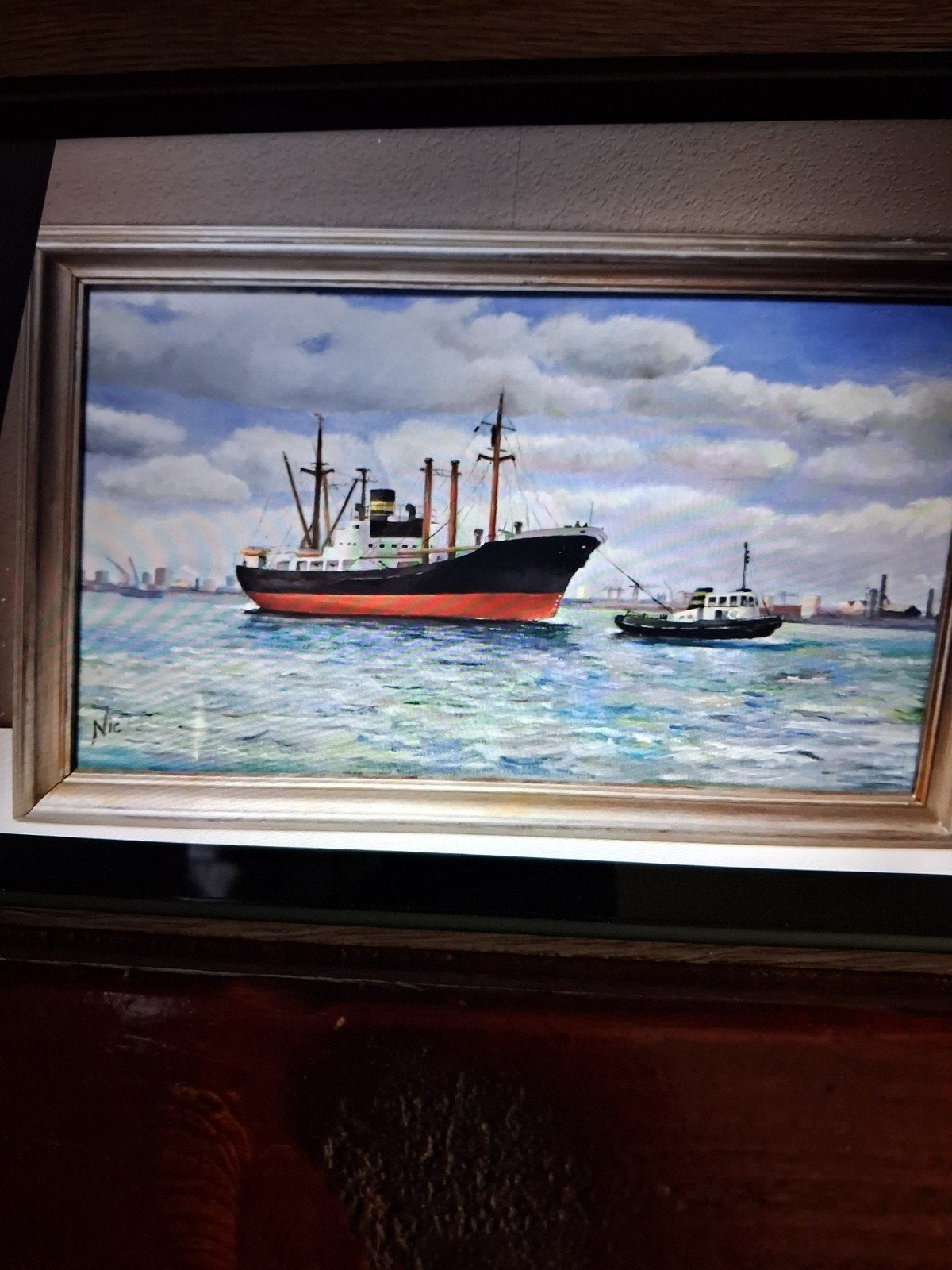 Maritiem schilderij: Schip met sleepboot op zee, gesigneerd, Ophalen