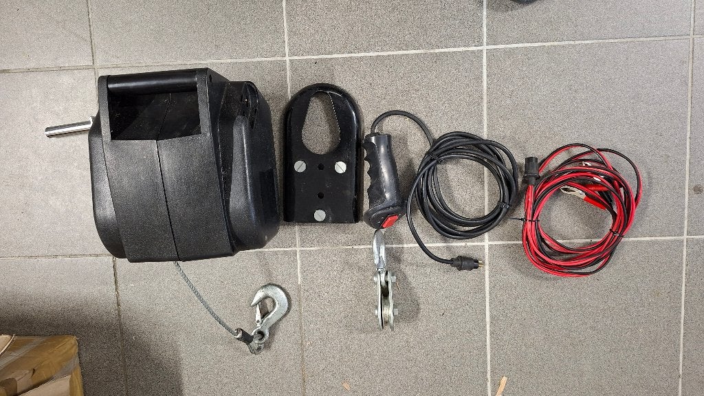 Electrische Lier 12 volt, Ophalen of Verzenden, Zo goed als nieuw, Elektrisch