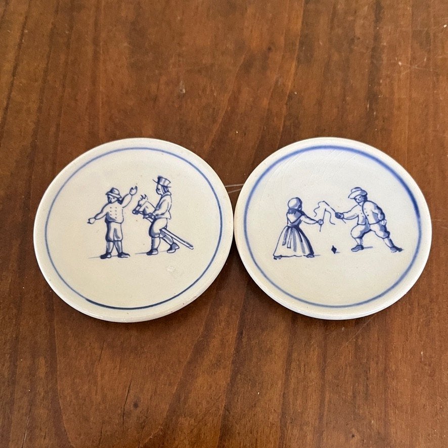 Twee kleine porseleinen sierschoteltjes, Ophalen of Verzenden, Zo goed als nieuw, Porselein, Beeldje(s)