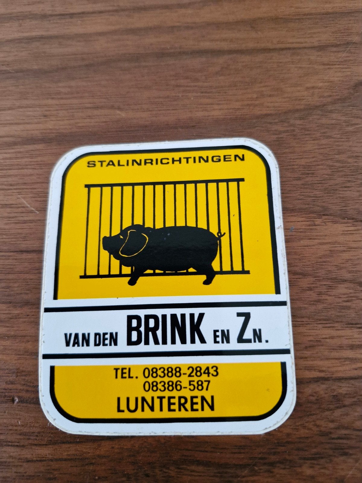 8508 Sticker Stalinrichtingen Van Den Brink en Zn. Lunter, Verzamelen, Stickers, Ophalen of Verzenden, Gebruikt, Bedrijf of Vereniging