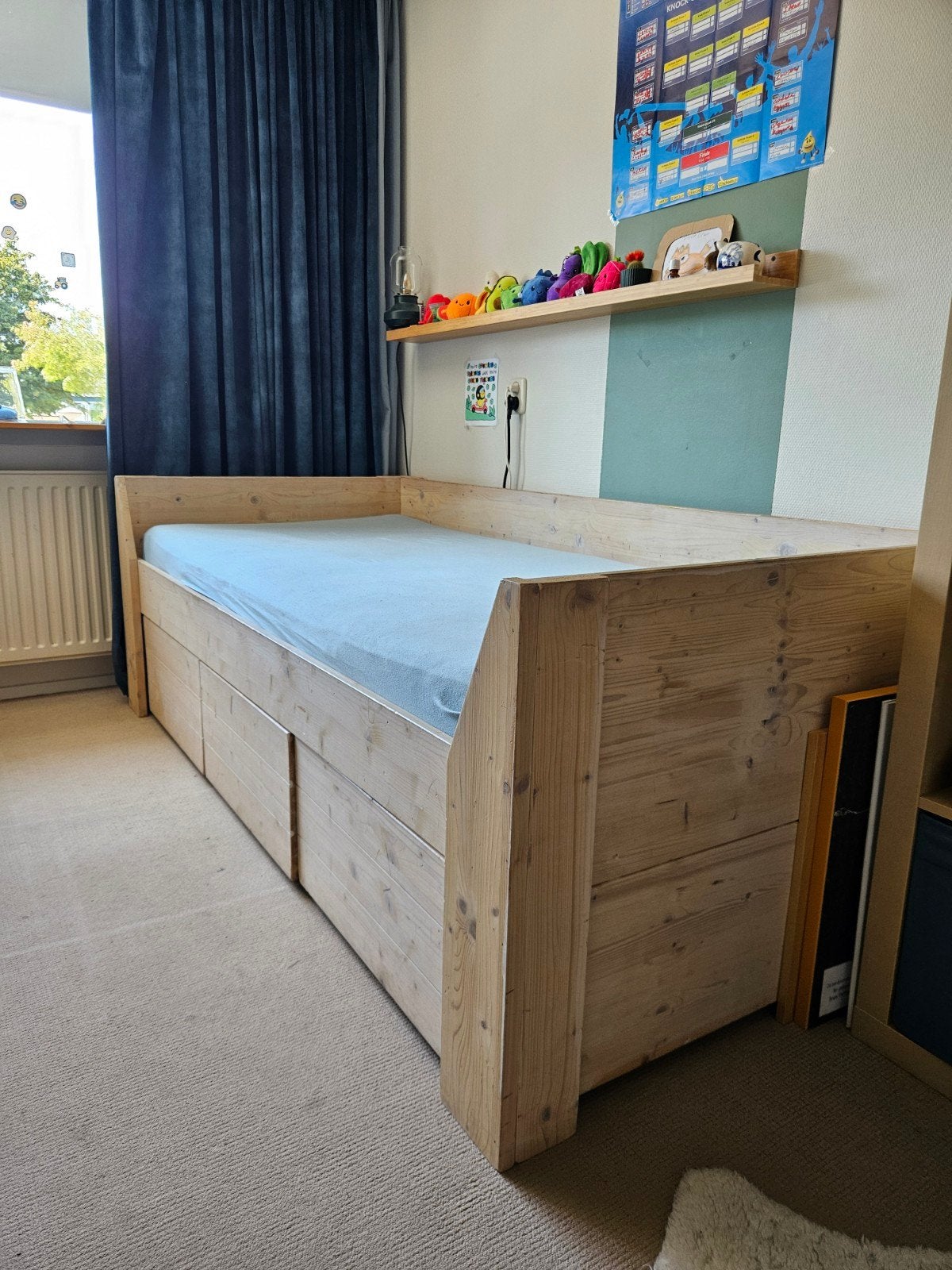 Bed stijgerhout met lades en bijpassende kast, Ophalen, 85 tot 100 cm, Gebruikt, Matras