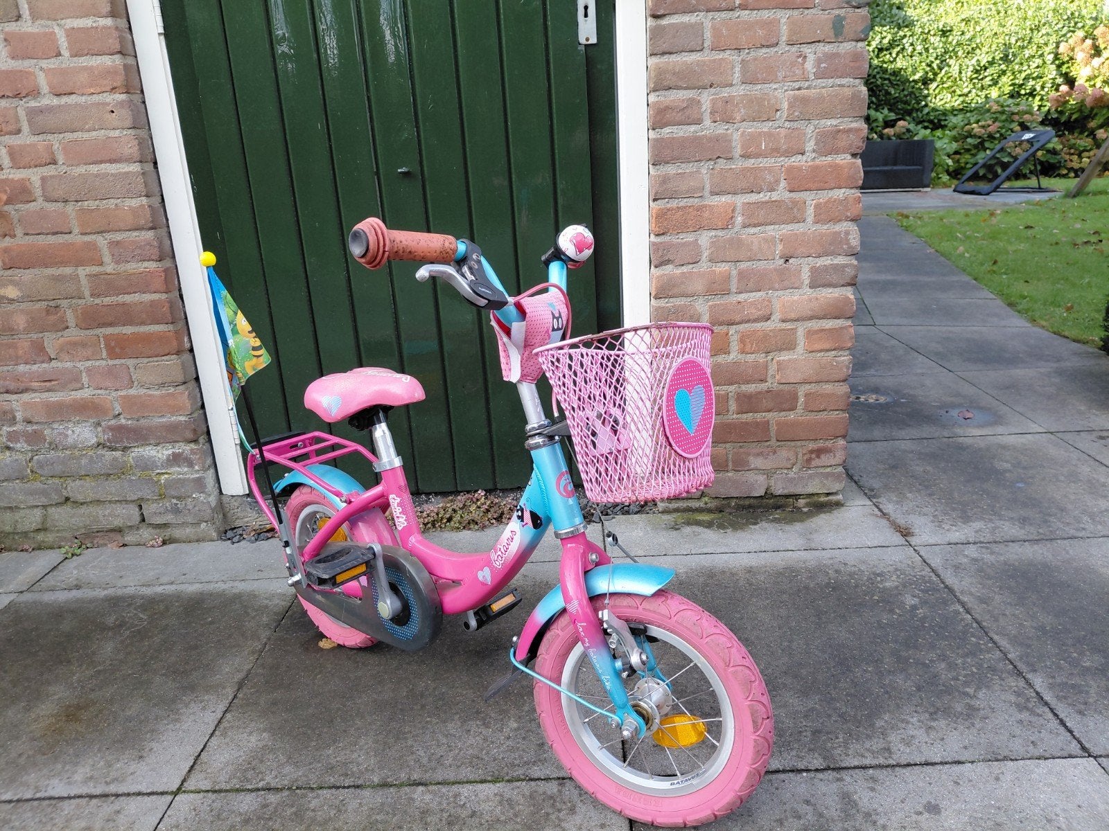 Batavus Meisjesfiets 12,5 inch met zijwieltjes en mandje, Fietsen en Brommers, Ophalen, Terugtraprem, Zijwieltjes, Gebruikt