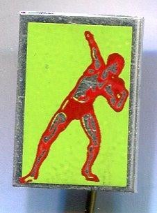 Kogelstoten groen/rood op aluminium speldje ( Y_117 ), Verzenden, Zo goed als nieuw, Sport, Speldje of Pin