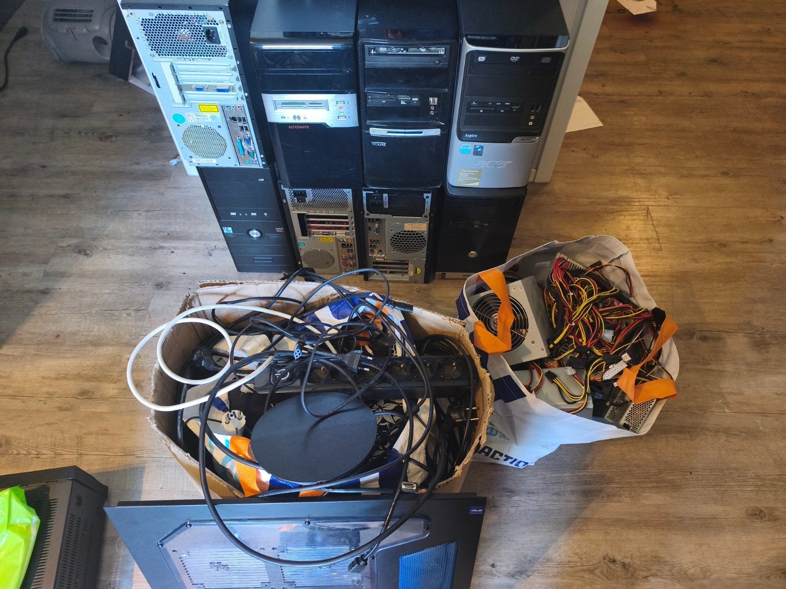 bulk pc's en onderdelen., Ophalen, Gebruikt