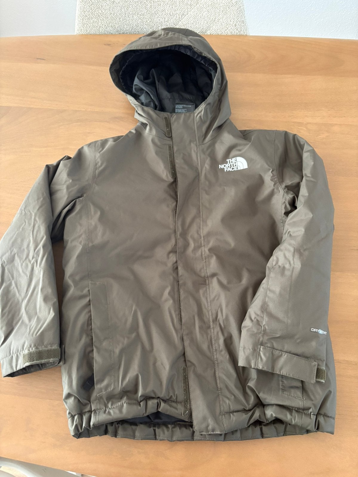 THE NORTH FACE  Teen's Snowquest Jacket Size L, Kinderen en Baby's, Ophalen of Verzenden, Nieuw, Jongen of Meisje, Jas