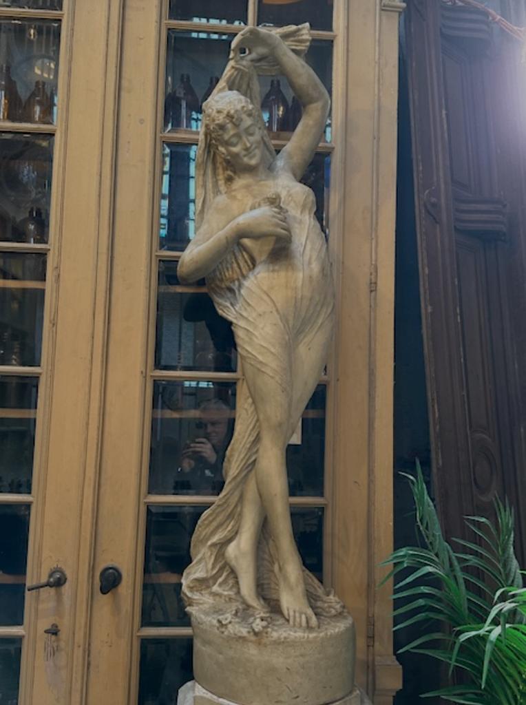 antiek hoog beeld artdeco vrouw, Ophalen of Verzenden