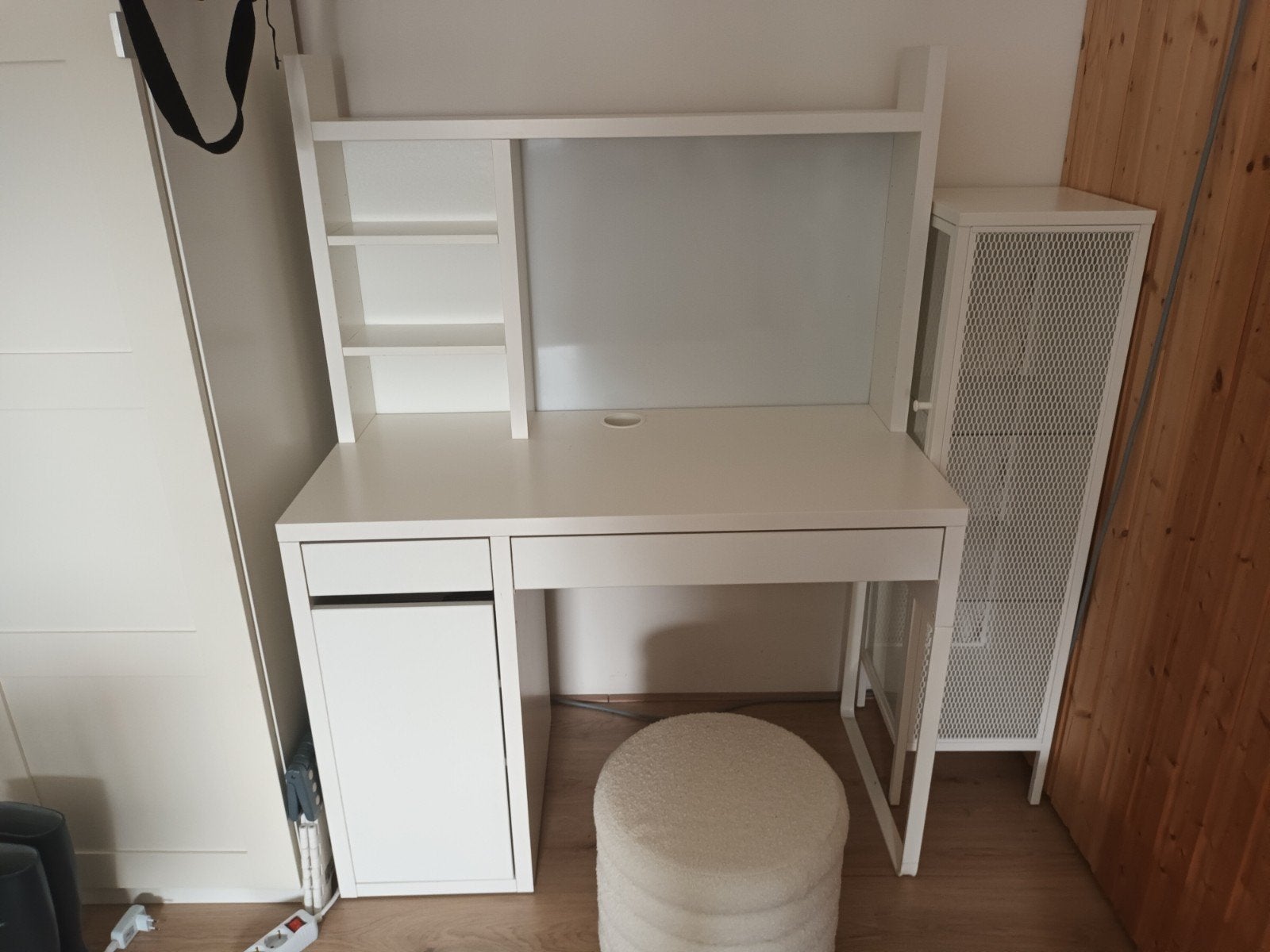 IKEA Micke Bureau Wit met Opzetstuk, Spaanplaat of MDF, Zo goed als nieuw, IKEA, Computerbureau