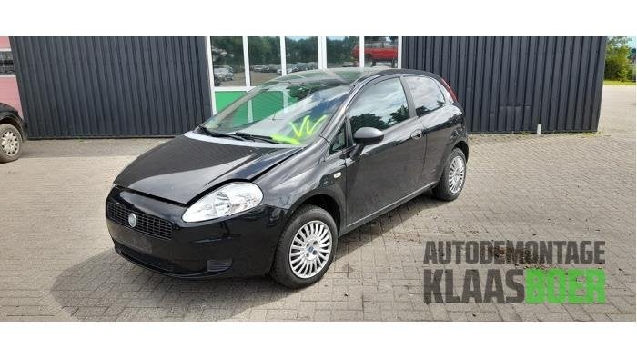 Voorbumper van een Fiat Punto Grande, Gebruikt, -, -, 6 maanden garantie