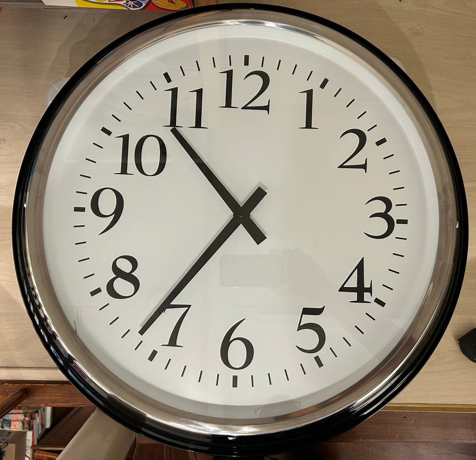 Ikea klok 60cm doorsnede, 8cm dik, 1x AA batterij nodig., Ophalen, Zo goed als nieuw, Wandklok