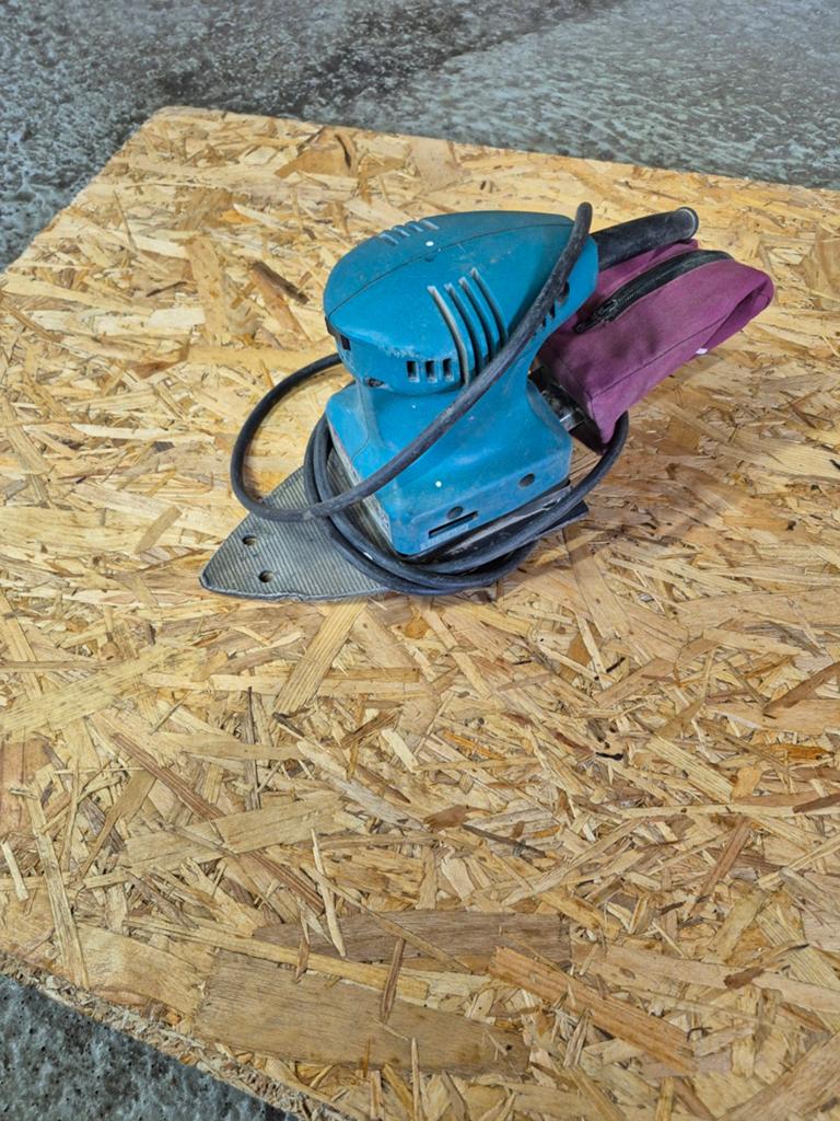 Makita BO 4565  delta schuurmachine., Ophalen of Verzenden, Gebruikt, Minder dan 600 watt, Overige typen