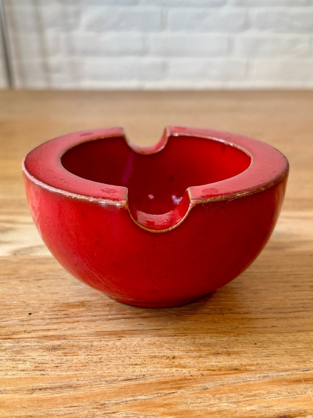 Vintage ADCO asbak model 312, rood geglazuurd aardewerk, Ophalen of Verzenden