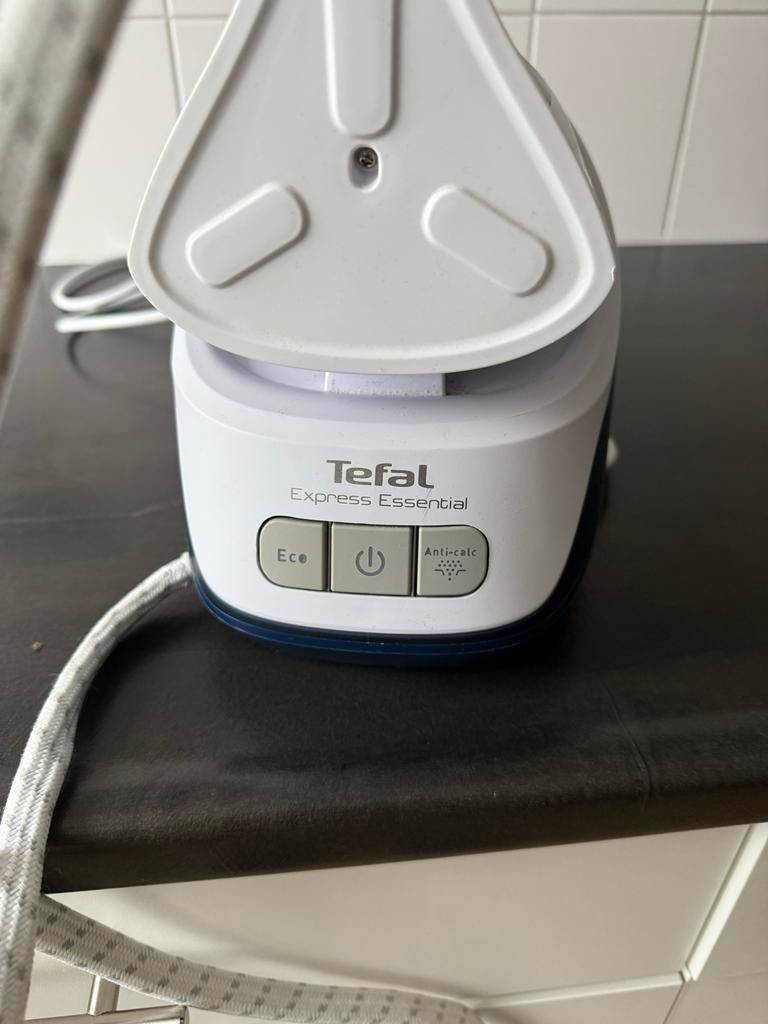 Tefal Express Essential Stoomstrijkijzer, Witgoed en Apparatuur, Strijkijzers en Strijkplanken, Ophalen, Niet werkend, Strijkijzer met snoer