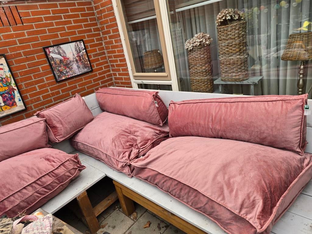 Hoekbank met roze fluwelen kussenset., Ophalen, Gebruikt
