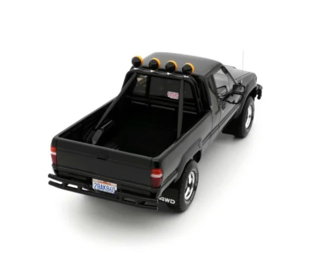 TOYOTA HILUX SR5 ZWART 1985 BTTF OTTO MOBILE 1/18 OT481B, Verzenden, Nieuw, Auto, OttOMobile