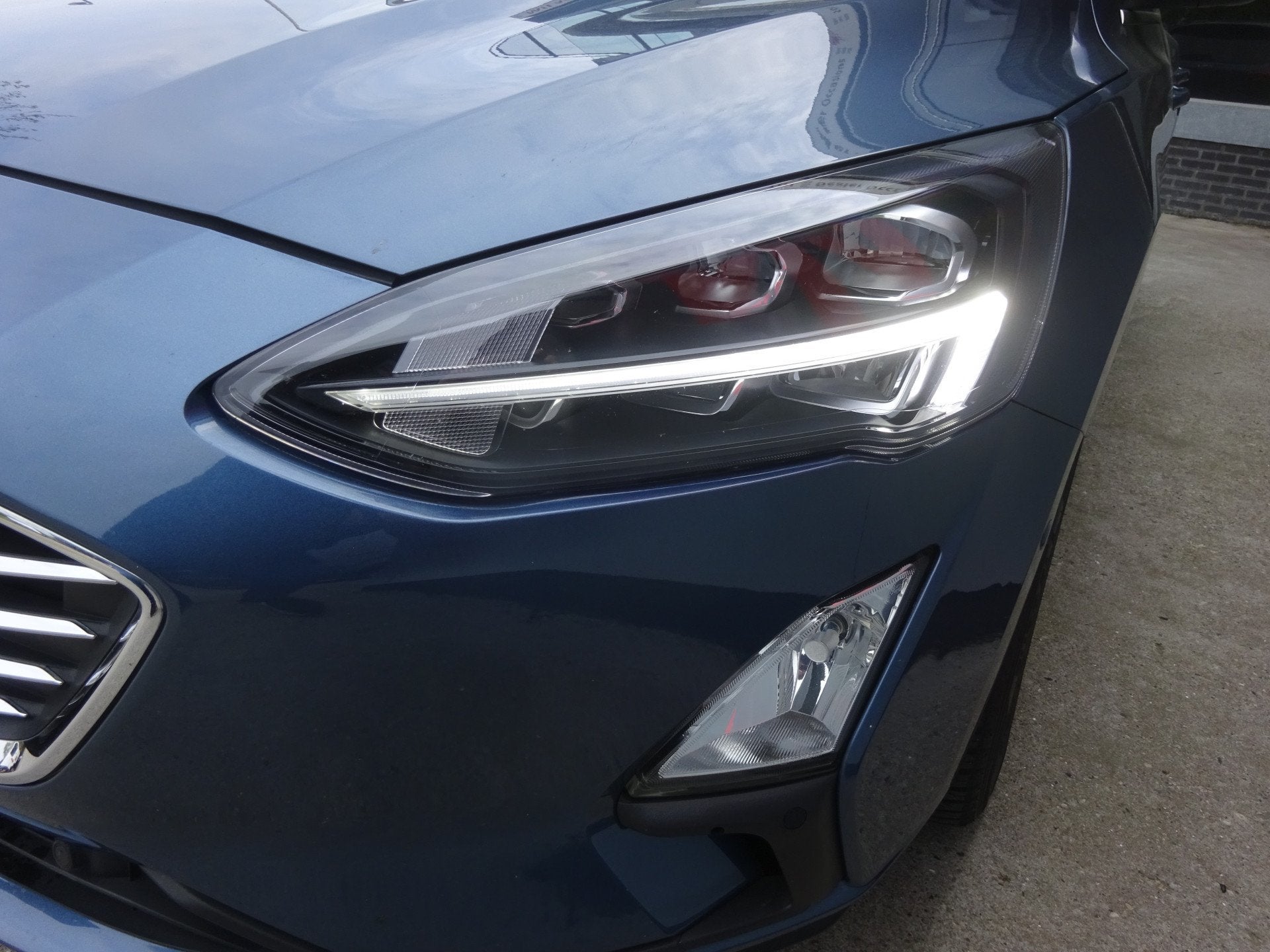 Ford FOCUS Wagon 1.0 ECOBOOST TITANIUM X | AUTOMAAT | A.C.C, Stof, 715 kg, Blauw, 1331 kg
