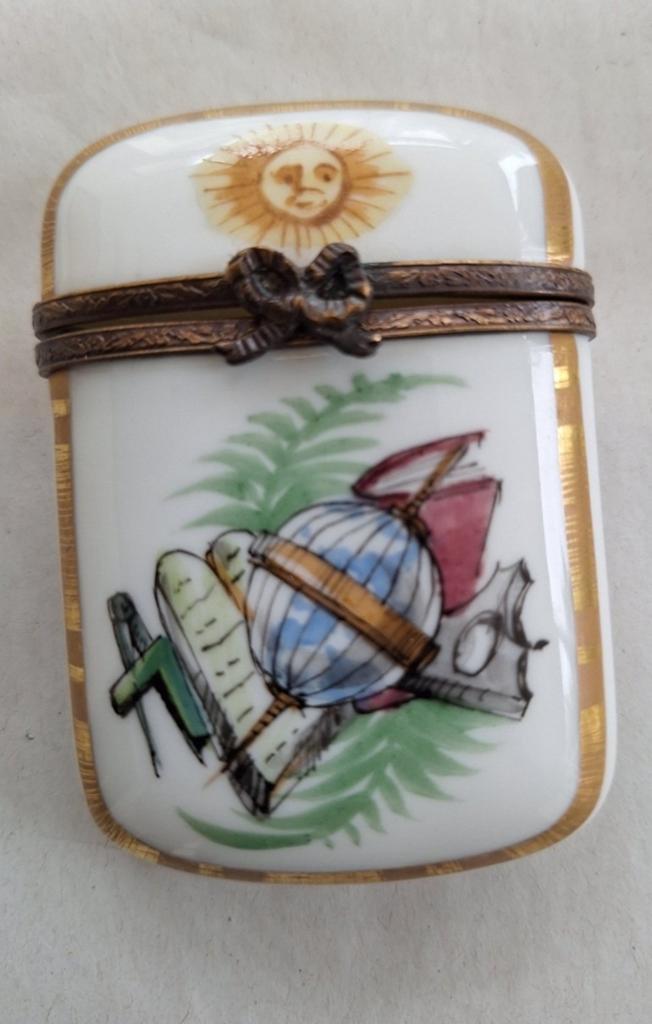 Antieke Vrijmetselarij Limoges Porseleinen Doosje 1764, Antiek en Kunst, Antiek | Overige Antiek, Ophalen of Verzenden