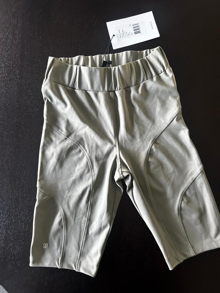Nikkie korte sportbroek lichtgroen maat 34, Kleding | Dames, Sportkleding, Overige typen, Nieuw, Ophalen of Verzenden, Maat 34 (XS) of kleiner