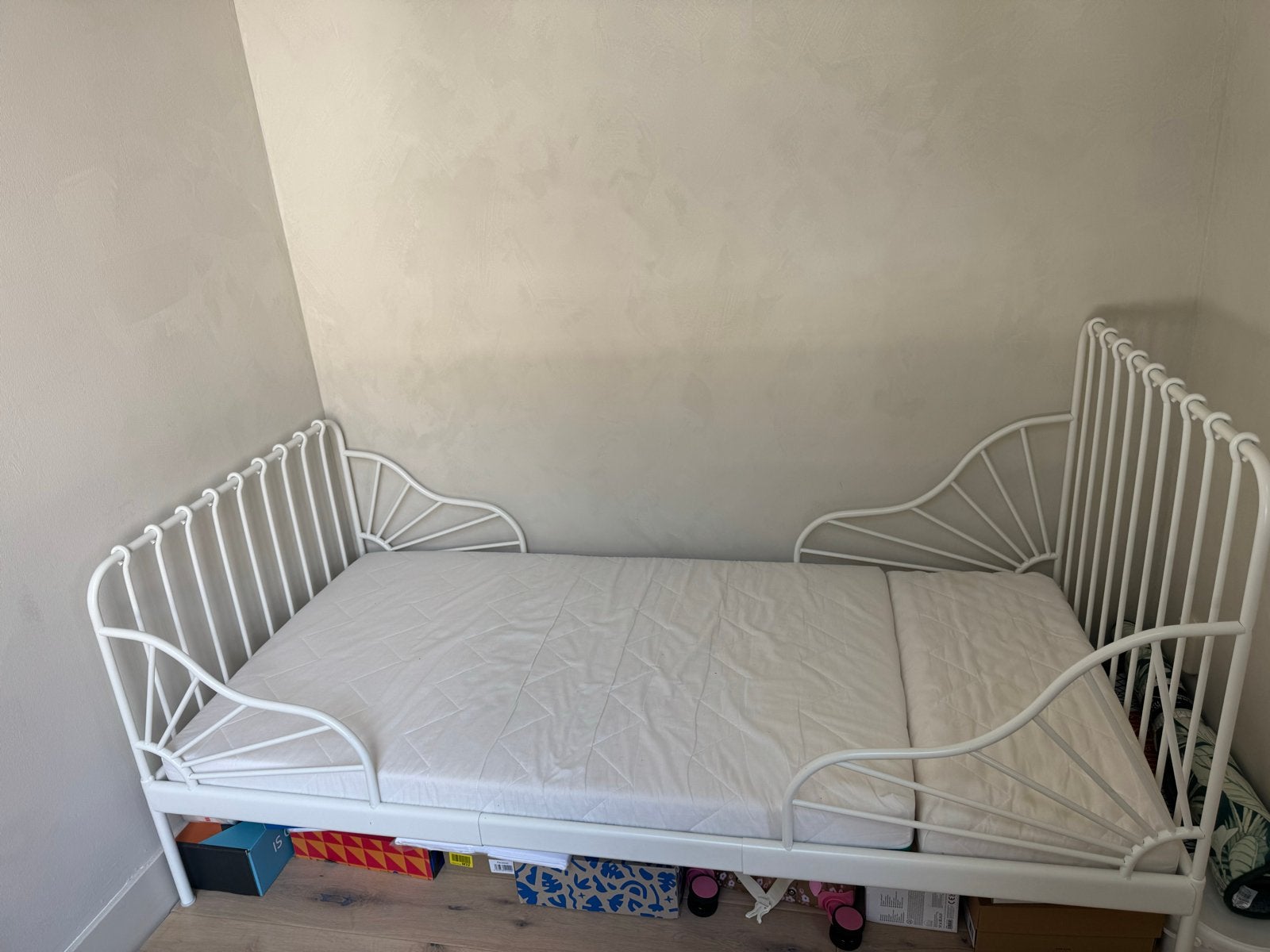 IKEA Minnen meegroeiend kinderbed - Zo goed als nieuw, Kinderen en Baby's, 85 tot 100 cm, Ophalen of Verzenden, Zo goed als nieuw