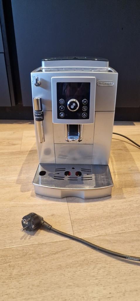 Goed werkende Delonghi koffiebonen apparaat, Ophalen, Koffiemachine, Koffiebonen