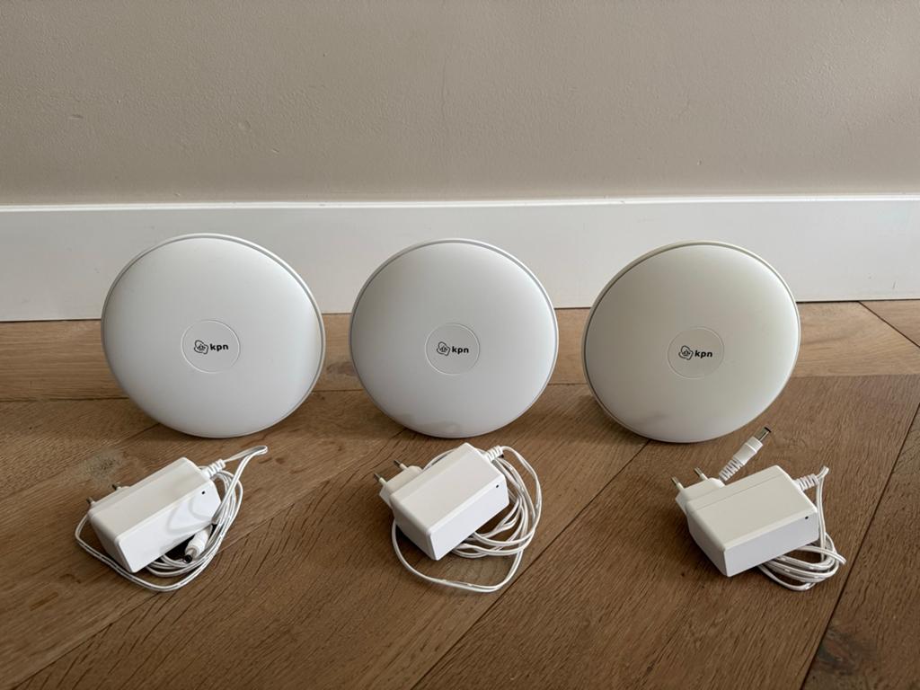 KPN SuperWifi punten (2 stuks), Ophalen of Verzenden, Zo goed als nieuw, Router