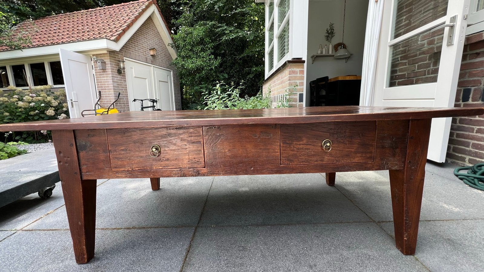 Robuuste houten teak salontafel met lades, Ophalen