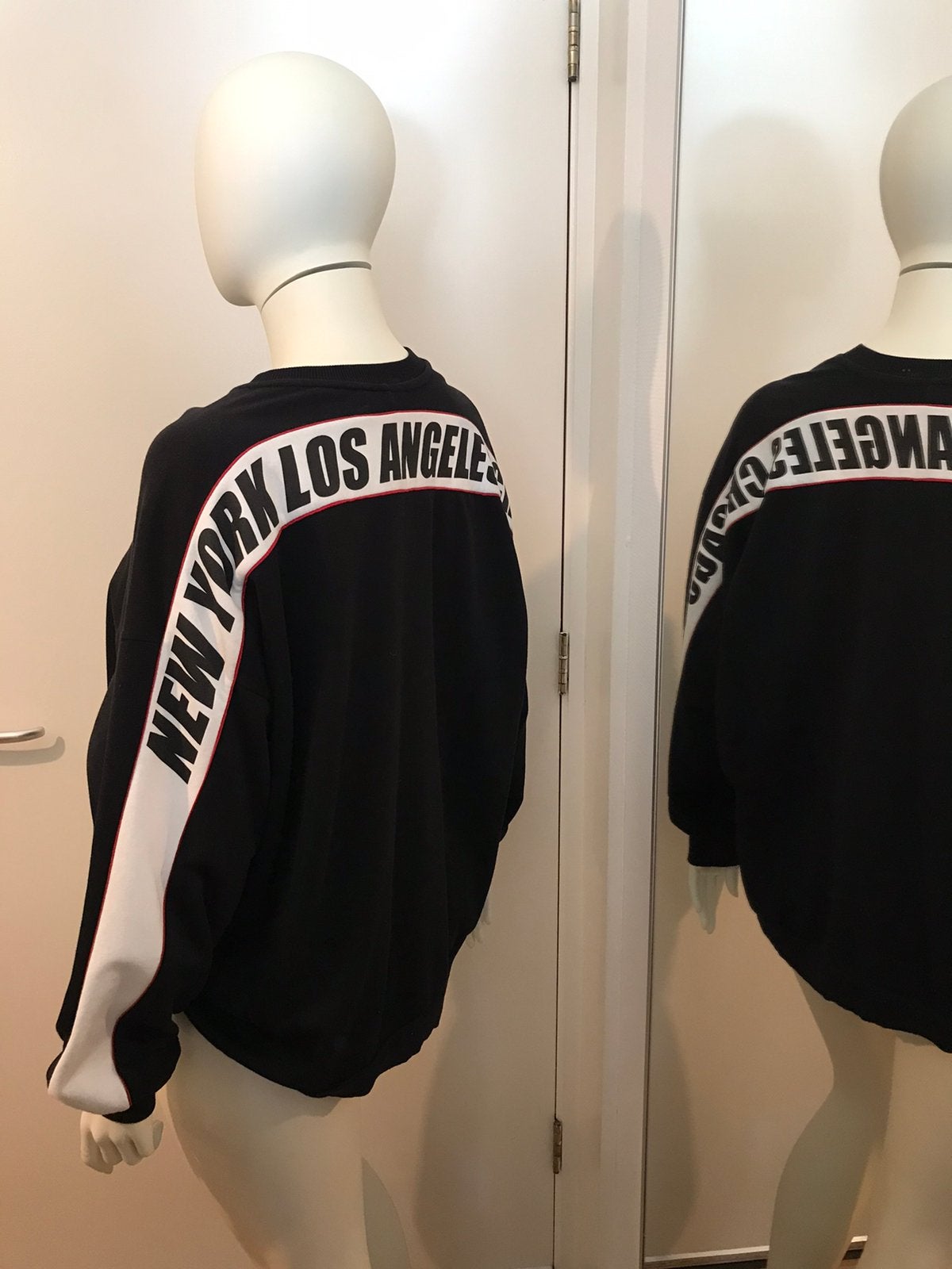 H&M zwart wit tekst sweater trui maat 2XL 50/52 oversized, Verzenden, Zo goed als nieuw, Zwart, Trui of Vest