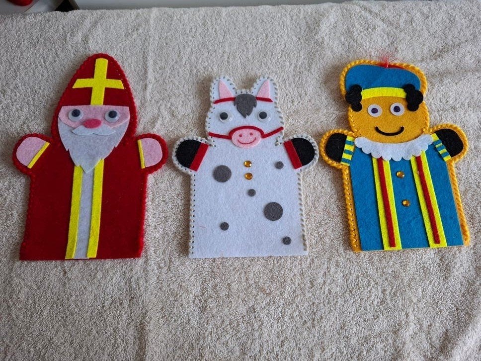 Sint piet en ozosnel vilten handpoppen samen €2,50, Ophalen of Verzenden