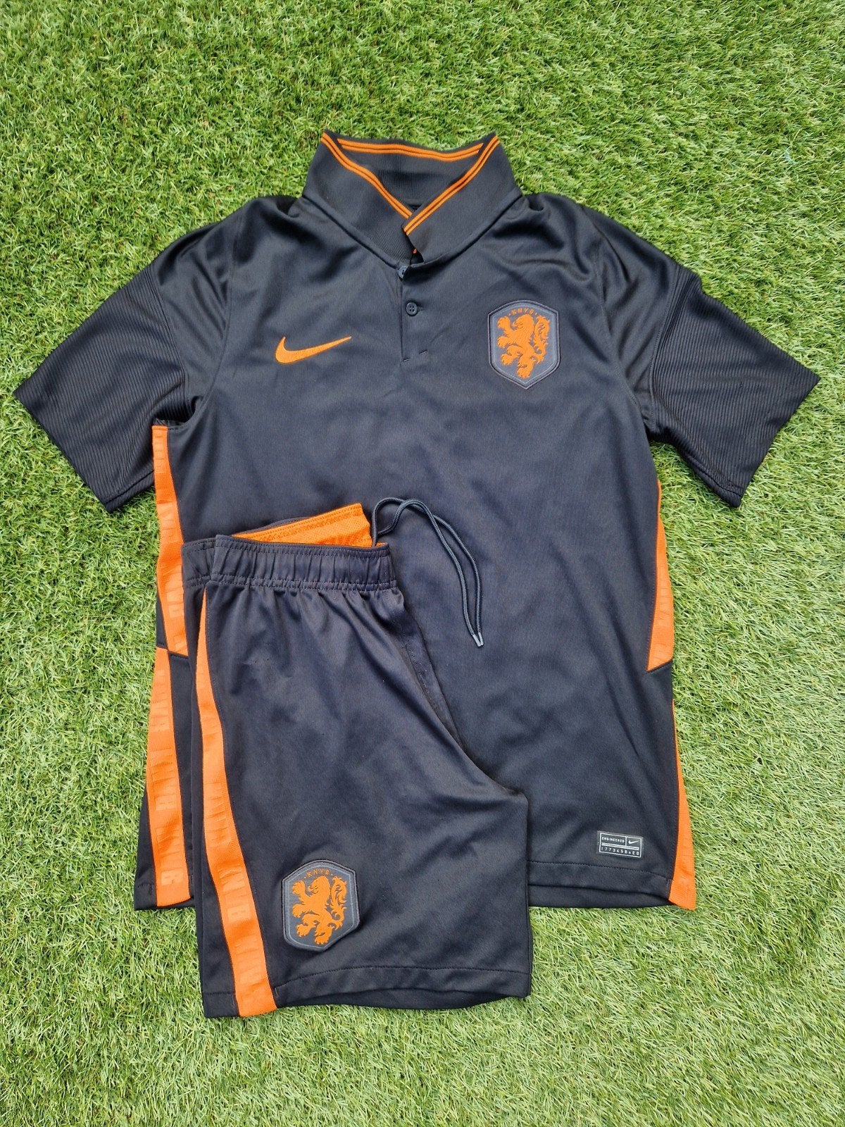 Nederlands elftal tenue 2020 KNVB Oranje shirt + broekje M, Ophalen of Verzenden, Zo goed als nieuw, Oranje