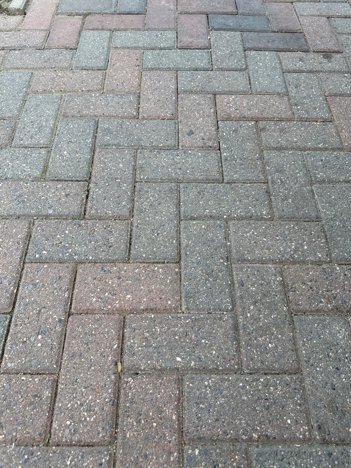 Gratis Gebruikte betonnen klinkers voor terras of oprit, Tuin en Terras, Tegels en Klinkers, Ophalen, Gebruikt, Klinkers, 10 m² of meer