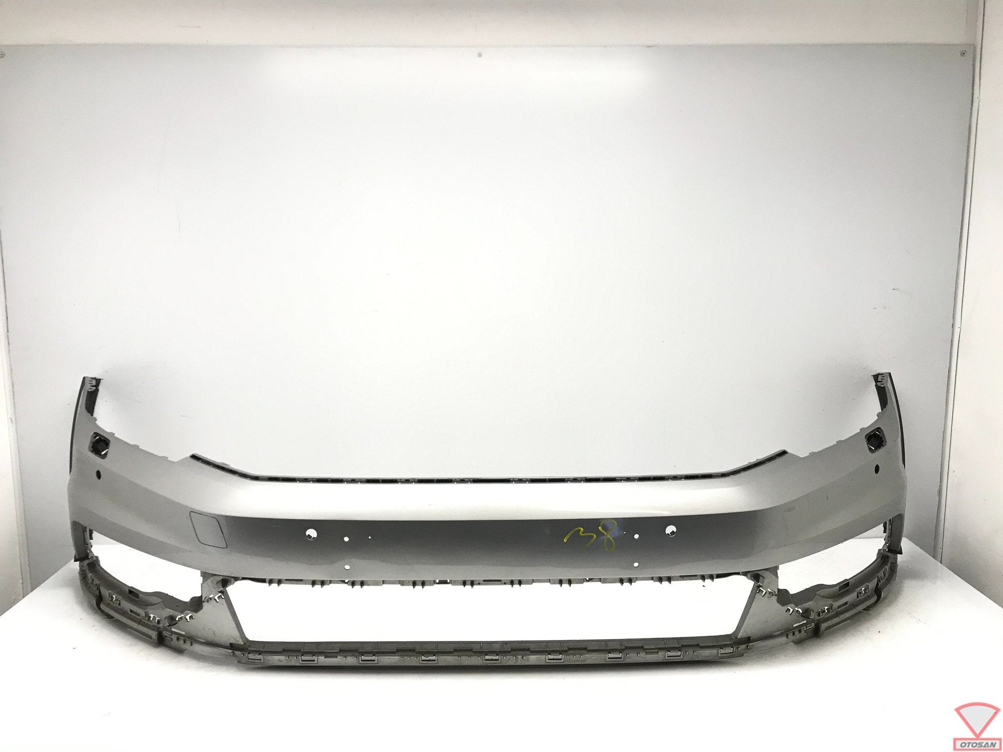 VW Passat B8 Alltrack Voorbumper Bumper KLS 6xPDC Origineel!, Gebruikt, Volkswagen AG, Bumper, Berliner Ring 2
38440  Wolfsburg, DE