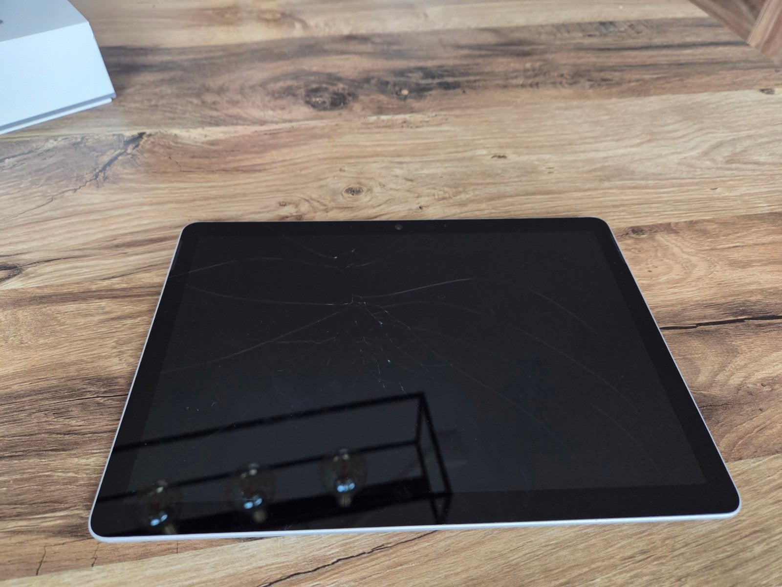 Microsoft Surface Go 3 - Scherm defect, Computers en Software, 10 inch, Surface Go 3, Ophalen of Verzenden, 64 GB