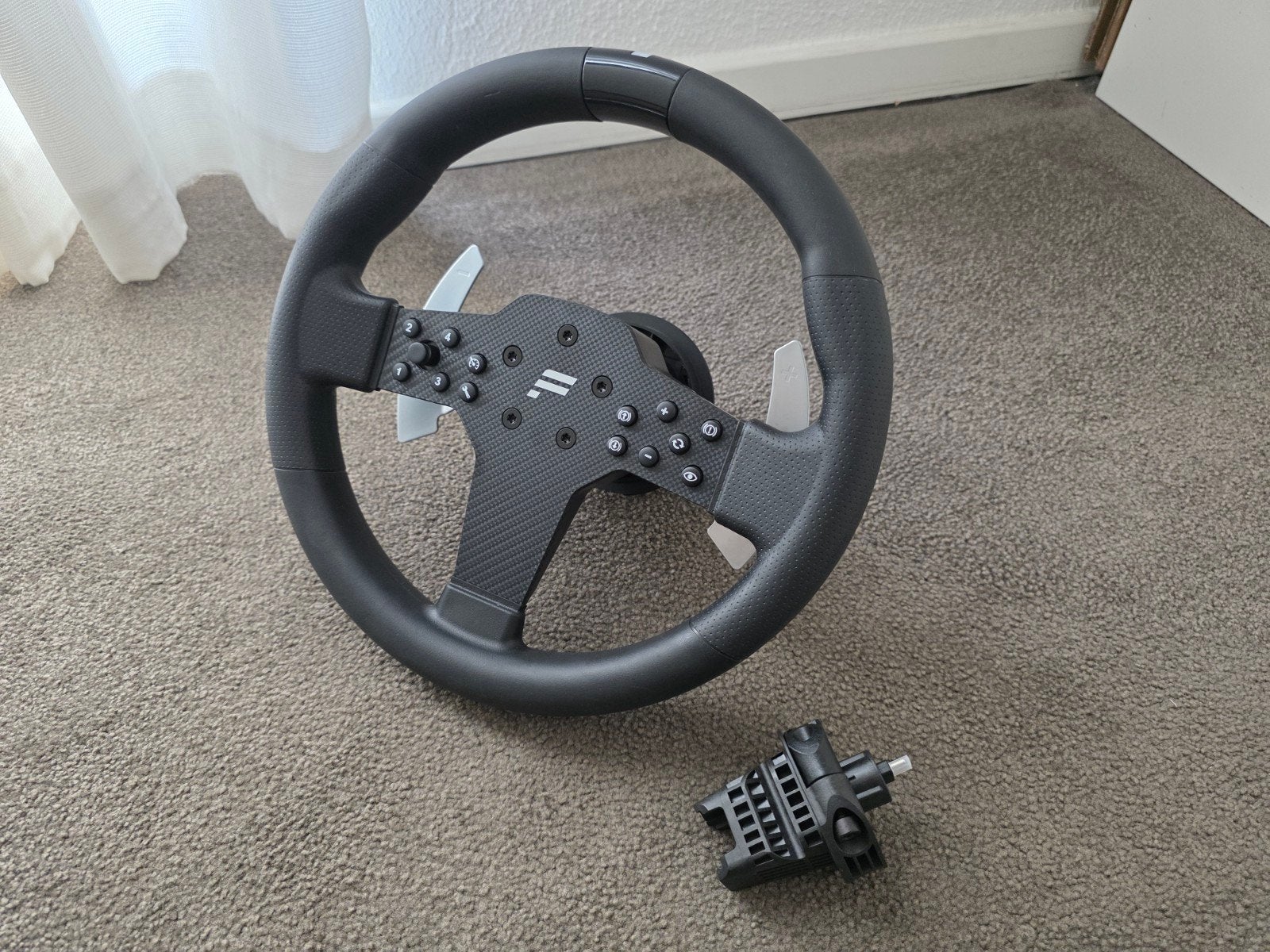 Fanatec CSL Stuurwiel P1 V2 met base side QR2 lite, Racestuur, Force feedback, Ophalen of Verzenden, Zo goed als nieuw
