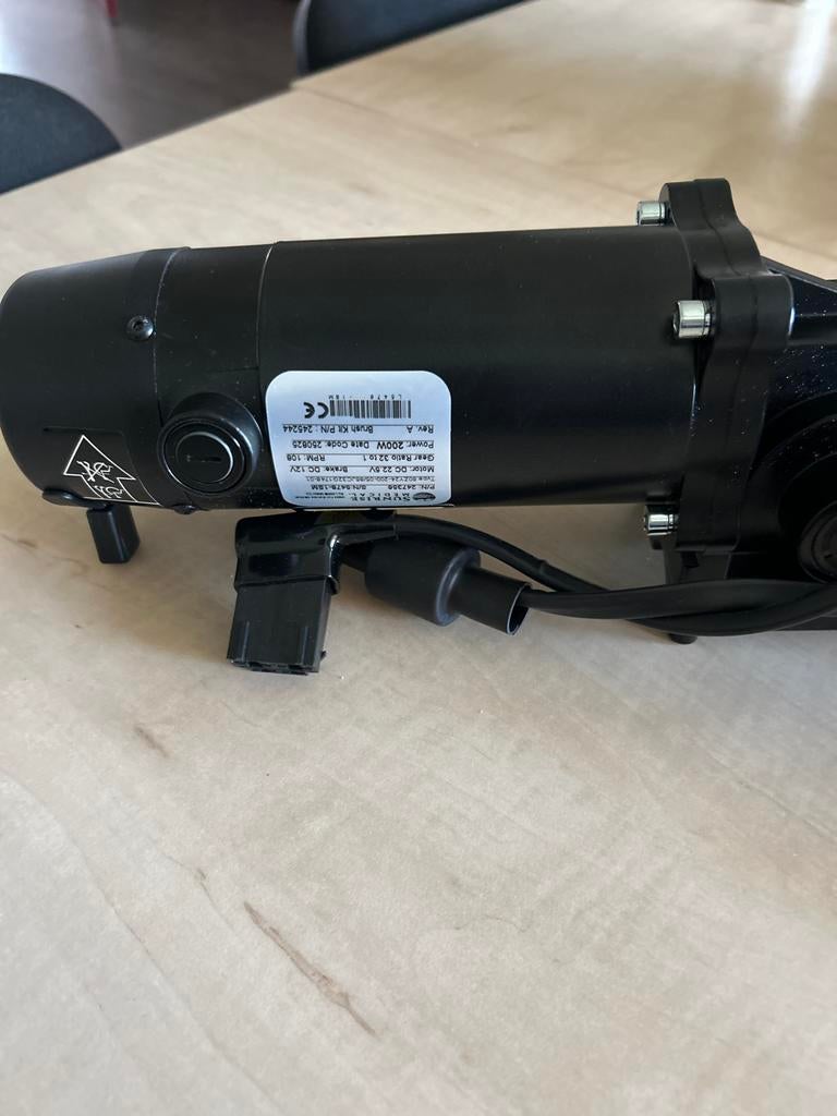 Swintec 12V DC 300W Elektromotor - Zo goed als nieuw, Ophalen, Zo goed als nieuw, Elektromotor, 1800 rpm of meer