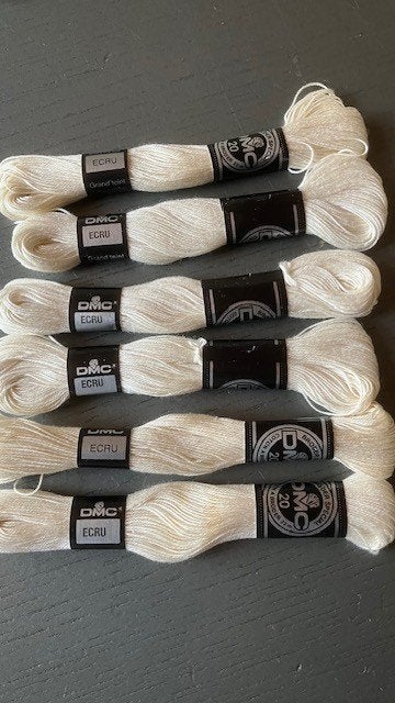DMC Cotton a Broder dikte 20 borduurkatoen ecru € 1,30, Ophalen of Verzenden, Nieuw, Handborduren, Borduurgaren of Zijde
