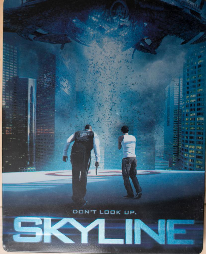 blu ray skyline steelbook, Cd's en Dvd's, Blu-ray, Ophalen of Verzenden, Zo goed als nieuw, Science Fiction en Fantasy