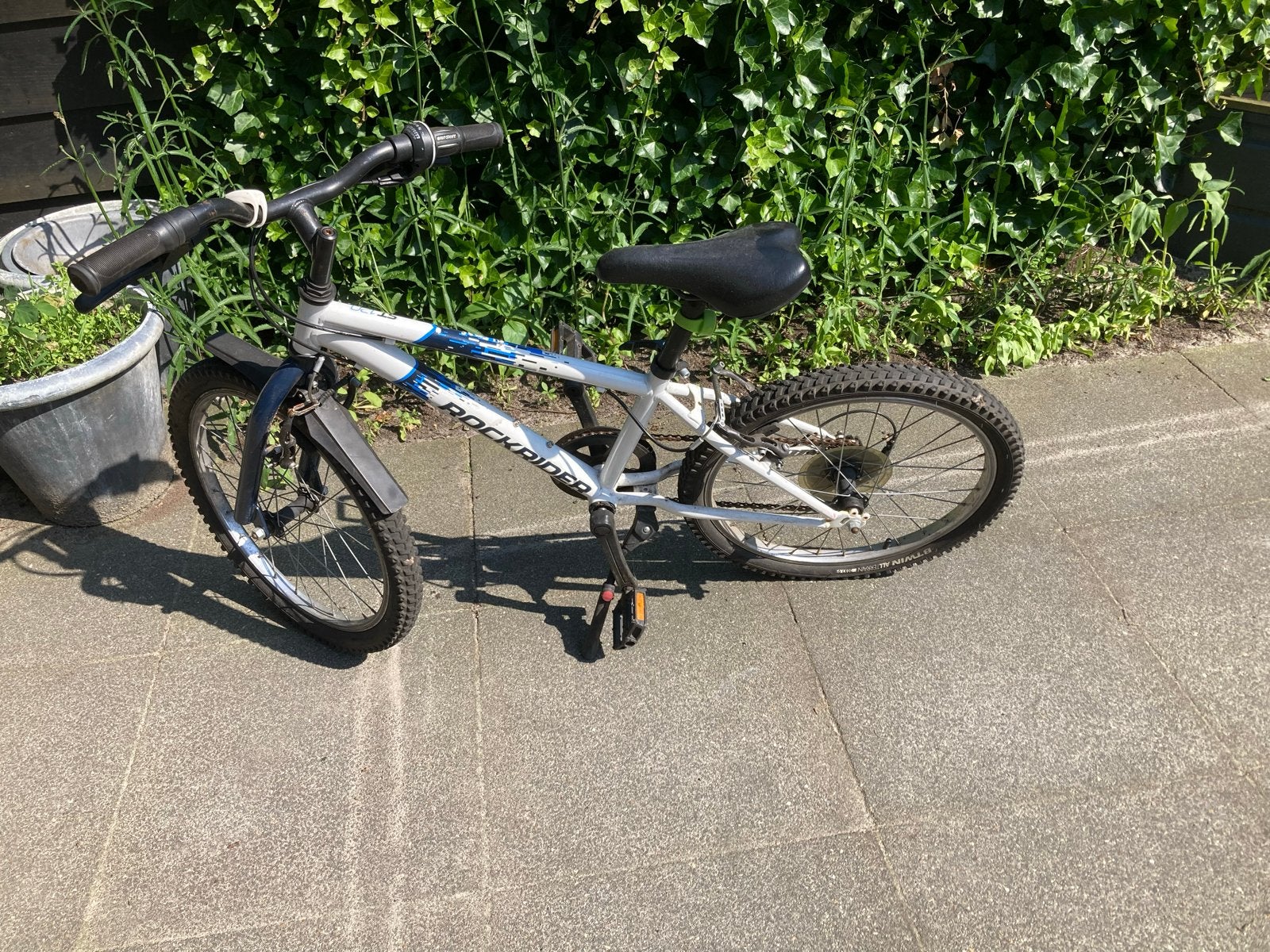 Rockrider kinderfiets 20 inch, wit/blauw, Fietsen en Brommers, Ophalen, Gebruikt, Velgrem, 16 tot 20 inch