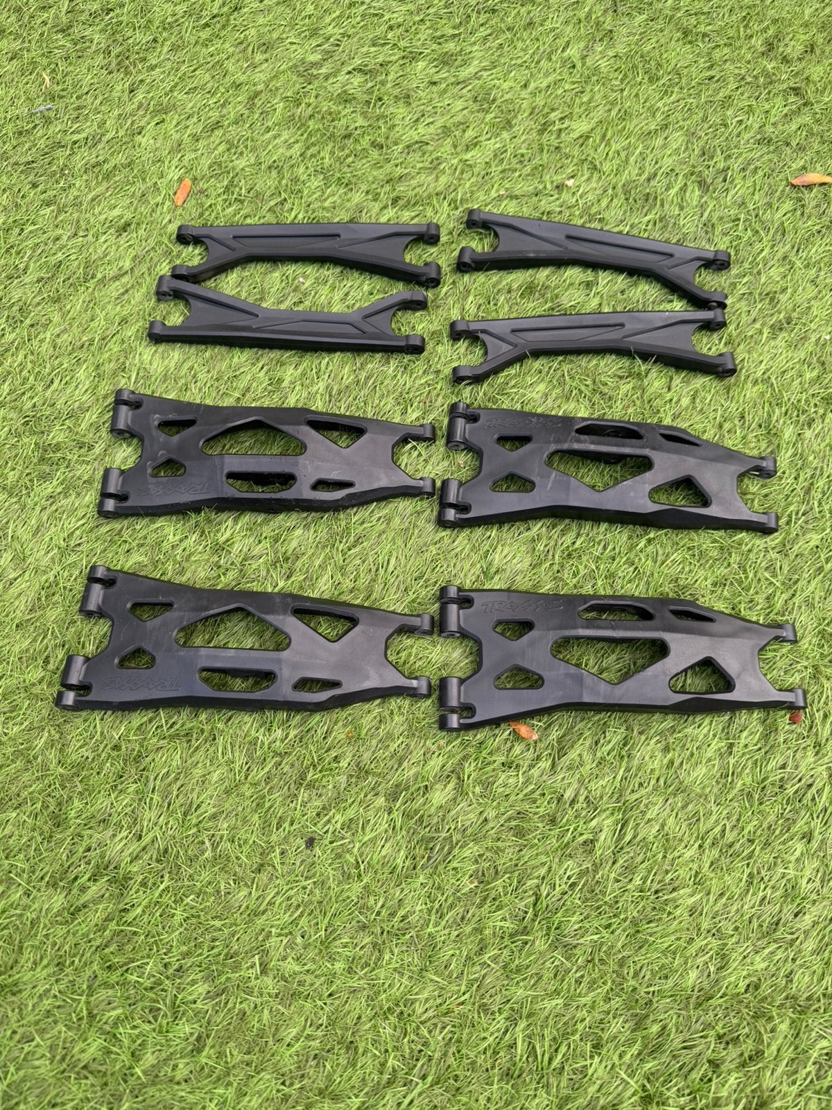 Traxxas xmaxx ophanging, Ophalen of Verzenden, Zo goed als nieuw, Overige schalen, Onderdeel