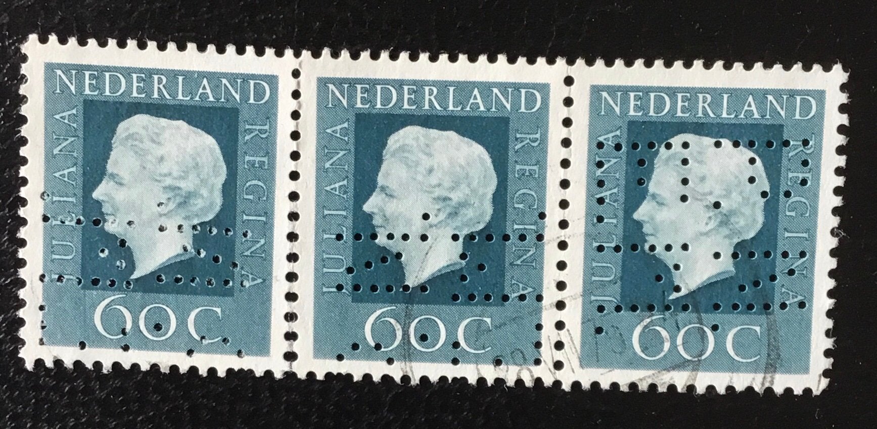 Perfins Nederland kavel pa26, Ophalen of Verzenden, Na 1940, Gestempeld