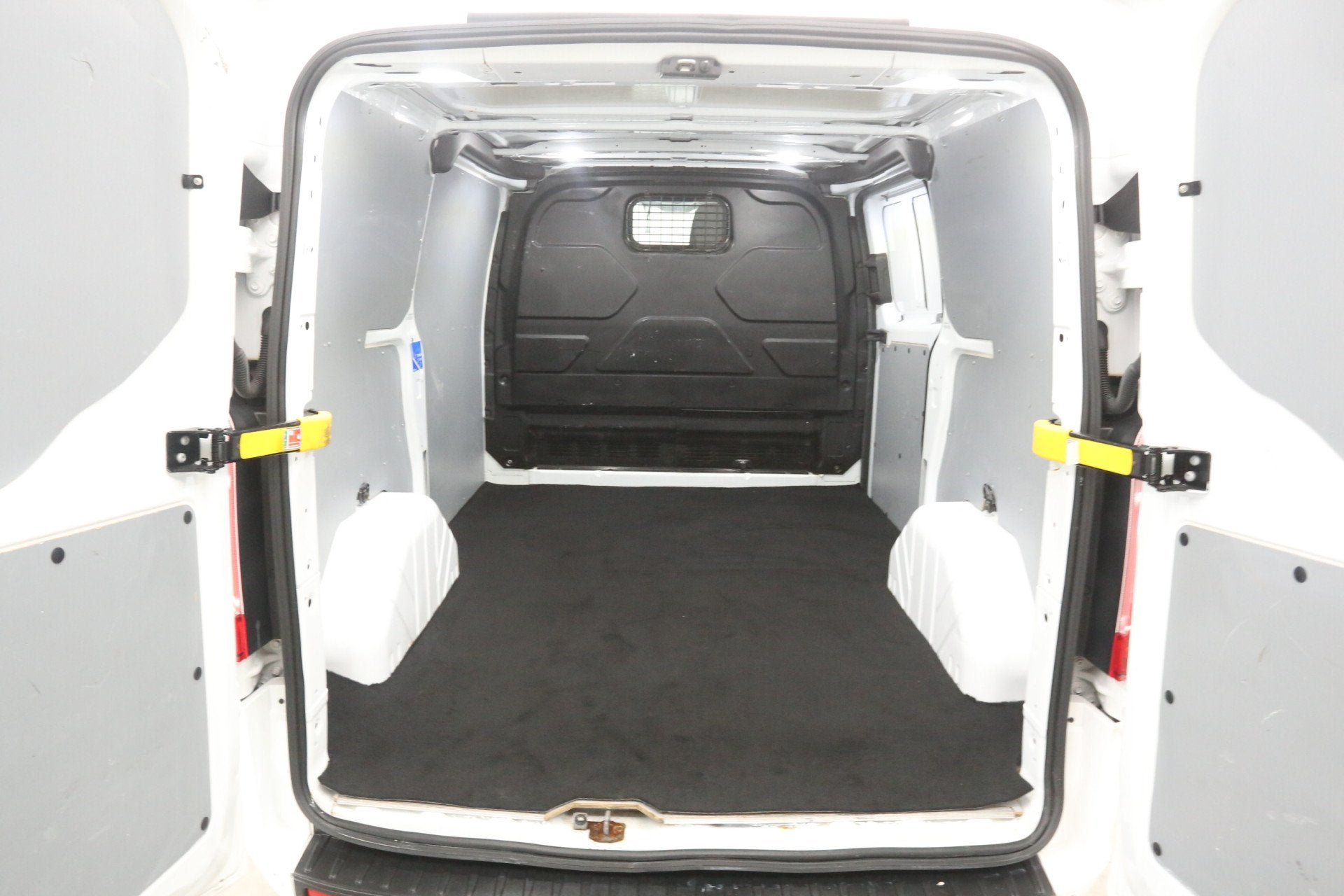 Ford Transit Custom 2.0 TDCI L1H1 | Airco | Cruise | 3 Zits, Voorwielaandrijving, Stof, Gebruikt, Euro 6