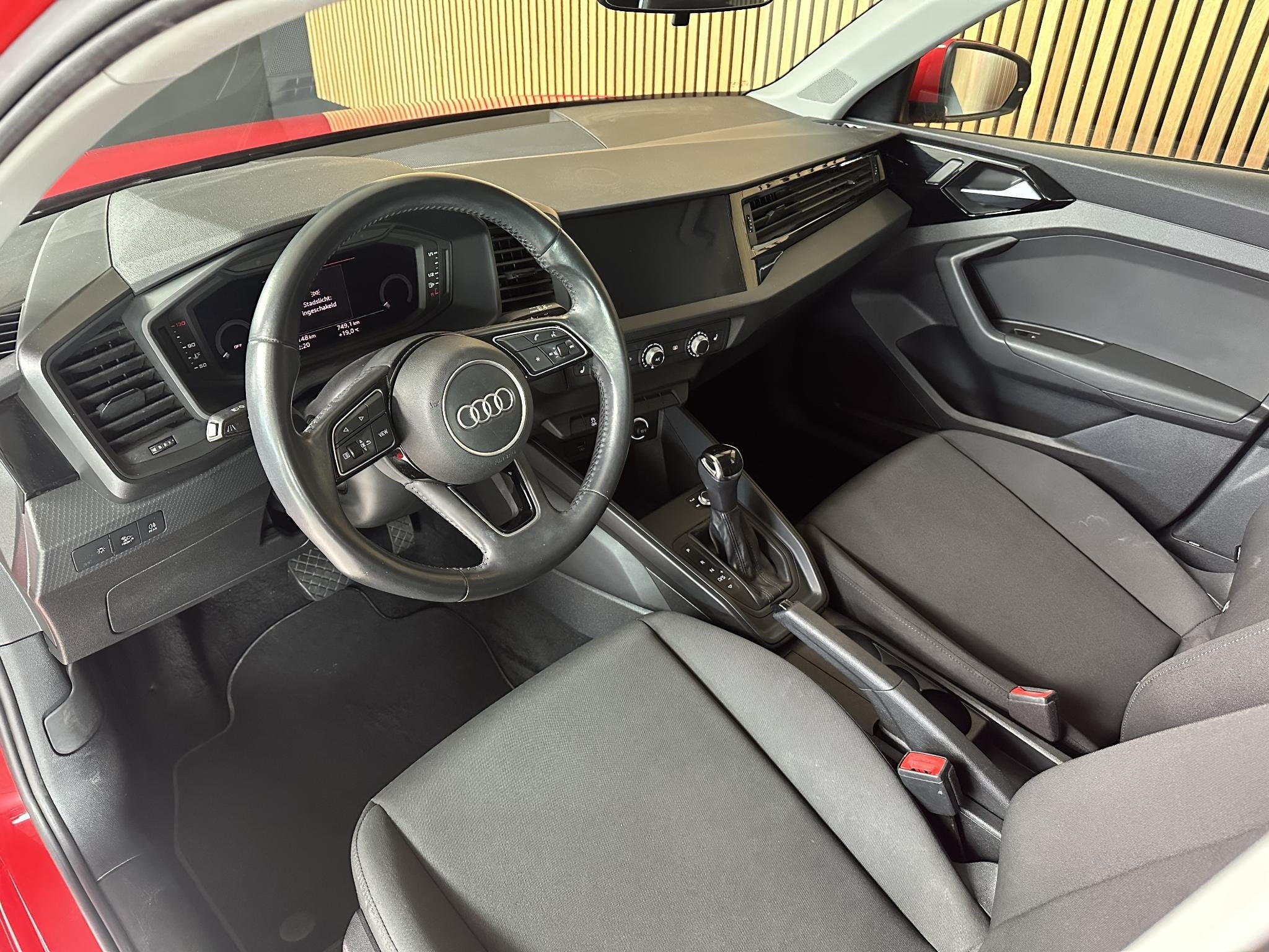 Audi A1 30 TFSI LED verlichting | Navi | Stoelverwarming, Stof, Euro 6, LED verlichting, 116 pk