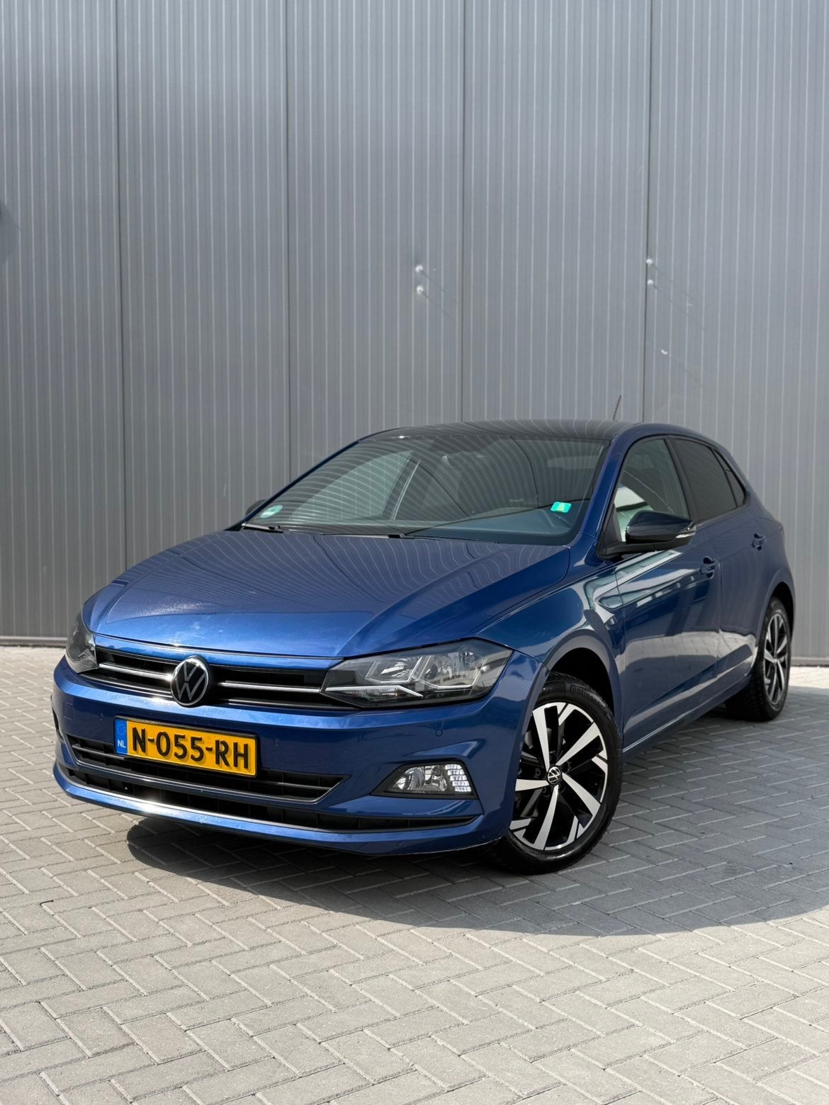 Volkswagen Polo 1.0 TSI 110pk 7-DSG 2020, Zwart, Navigatiesysteem, Blauw, 49 €/maand