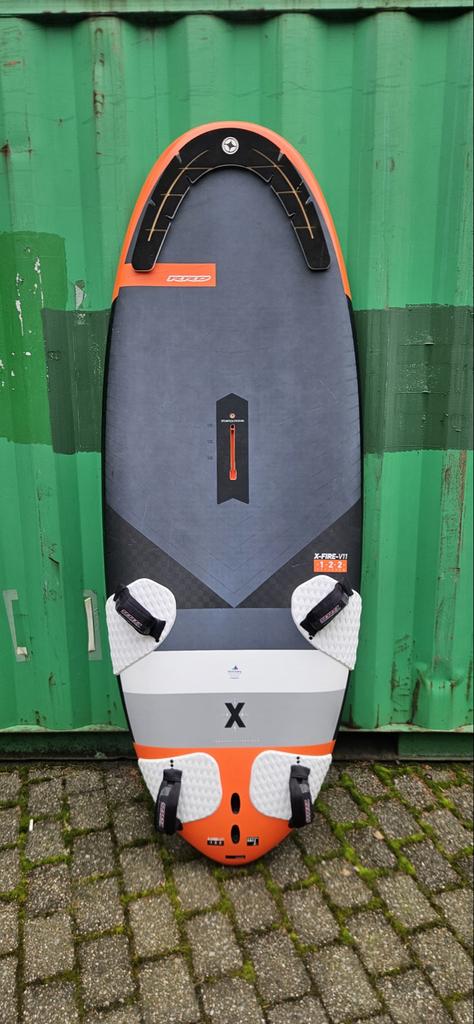 RRD X-Fire V11 122L Windsurfplank - Foil Ready, Ophalen of Verzenden, Zo goed als nieuw, Minder dan 250 cm, Plank