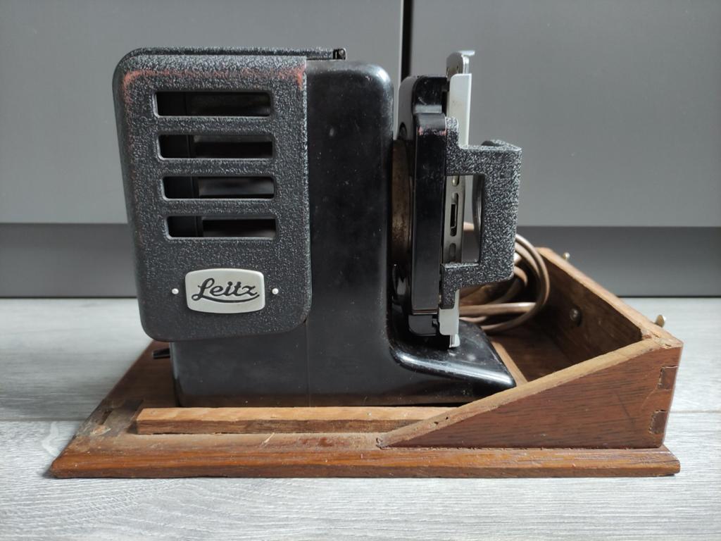 Leitz Wetzlar Prado 150 slideprojector, Ophalen of Verzenden, 1940 tot 1960, Projector