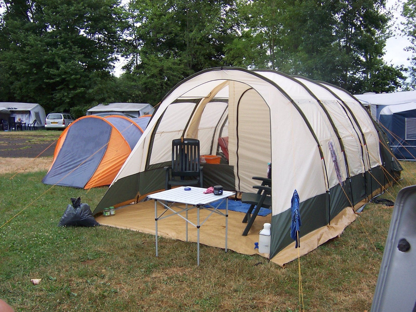 Ruime tunneltent voor kampeervakanties, Caravans en Kamperen, Ophalen of Verzenden, Gebruikt, Tot en met 4