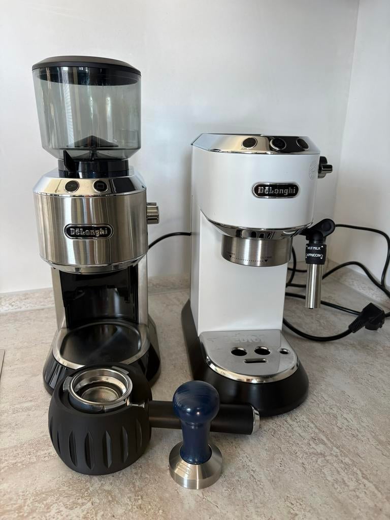 De Longhi koffie machine / piston machine met maler, Witgoed en Apparatuur, Koffiezetapparaten, Ophalen, Zo goed als nieuw, Koffiemachine